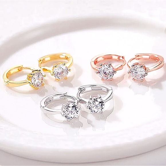 ⚜️[𝟯/$𝟮𝟴]⚜️NEW CZ Delicate Huggie Hoops - Picture 4 of 10